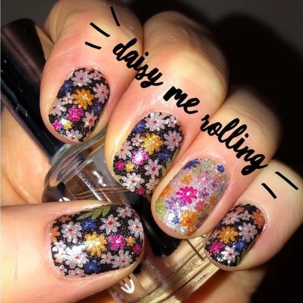 *Retired* Color Street: Daisy Me Rolling | Floral Black White Spring Pink Flower - Picture 2 of 13